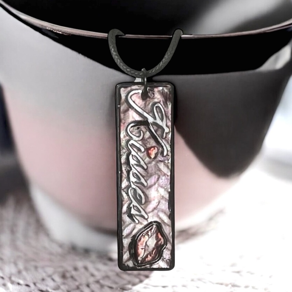5 For $25💫Psychedelic Tie-Dye 3-D Kisses Lips Pendant Necklace